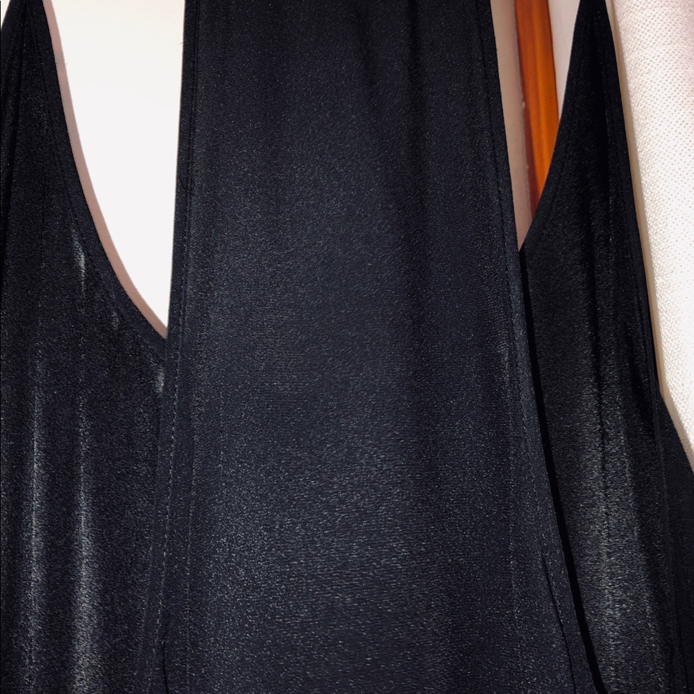 VS Long Dress w Ruffle Bottom in Black - Picture 3 of 3